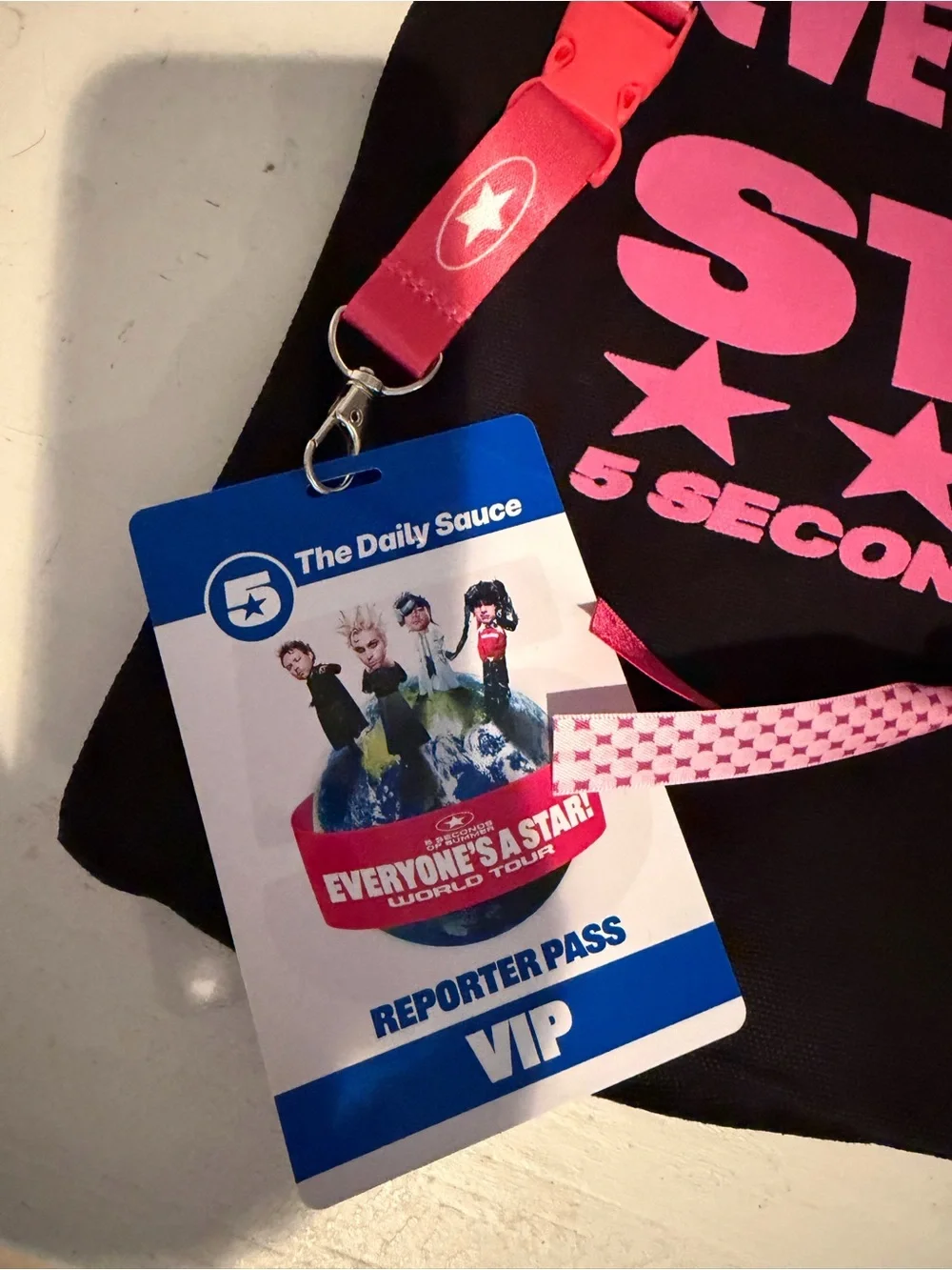 5 Seconds Of Summer VIP merch Black Tote Bag with Pink Star Print and Lanyard